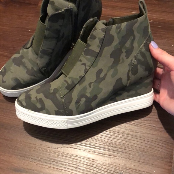 Camo wedge booties - Picture 2 of 3